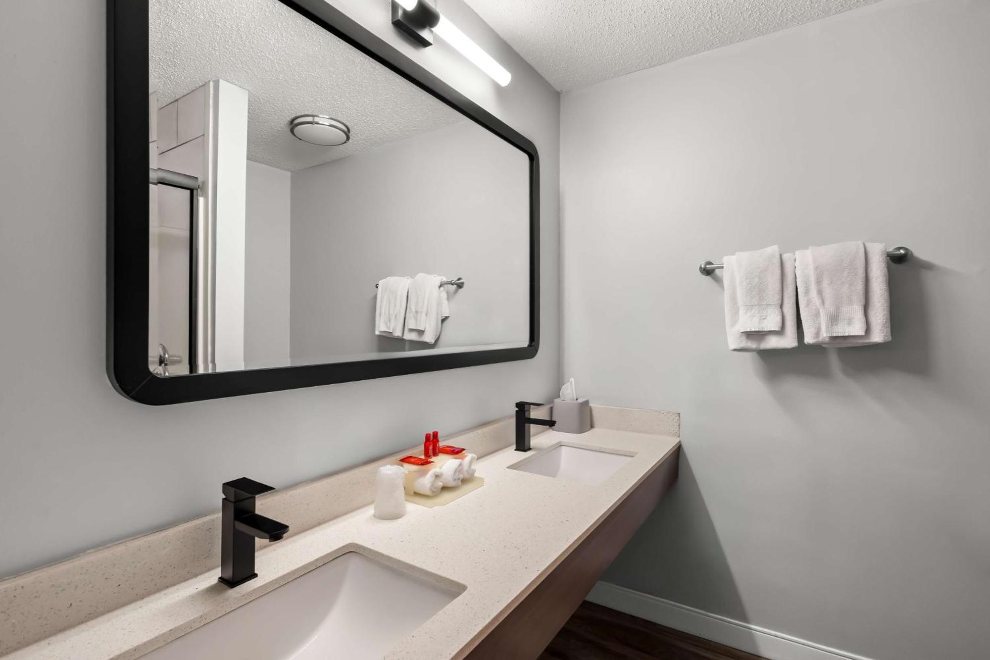 Best Western Fremont Angola I-80 90 Toll Road Exteriör bild